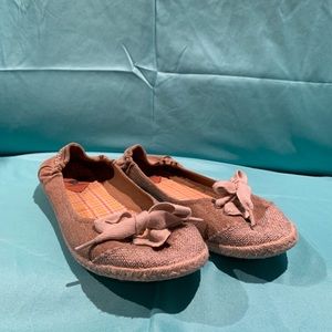 Tan flats